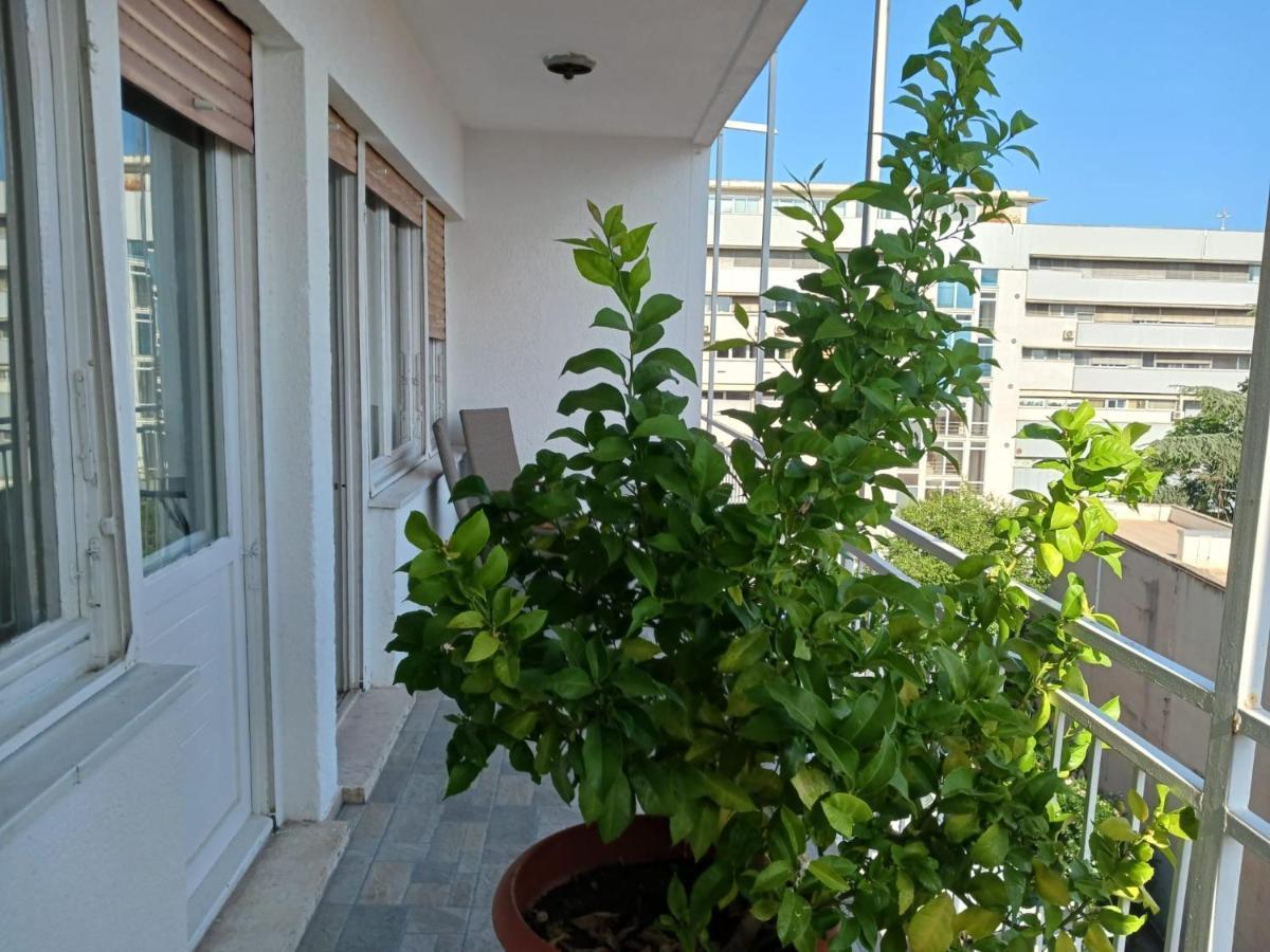 Room With Private Toilet And Balcony In City Center In Shared Apartment Split Exterior foto